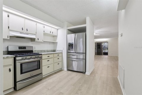 Condominio en venta en Winter Haven, Florida, 2 dormitorios, 82.5 m2 № 1883491 - foto 18