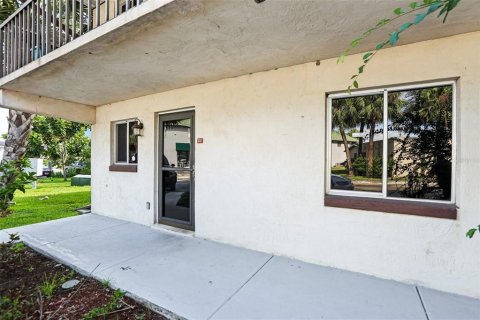 Condominio en venta en Winter Haven, Florida, 2 dormitorios, 82.5 m2 № 1883491 - foto 4