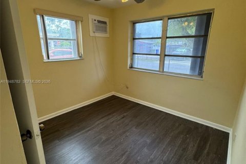 Propiedad comercial en venta en Fort Lauderdale, Florida, 119.84 m2 № 2055147 - foto 5