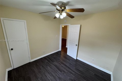 Propiedad comercial en venta en Fort Lauderdale, Florida, 119.84 m2 № 2055147 - foto 10