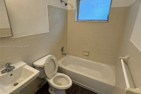 Propiedad comercial en venta en Fort Lauderdale, Florida, 119.84 m2 № 2055147 - foto 7