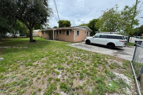 Propiedad comercial en venta en Fort Lauderdale, Florida, 119.84 m2 № 2055147 - foto 16