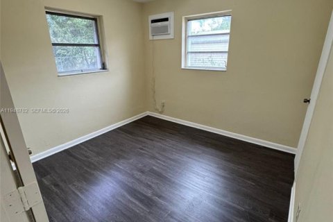 Propiedad comercial en venta en Fort Lauderdale, Florida, 119.84 m2 № 2055147 - foto 8