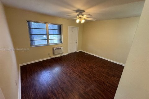 Propiedad comercial en venta en Fort Lauderdale, Florida, 119.84 m2 № 2055147 - foto 11