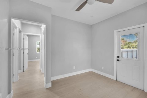 Commercial property in Miami, Florida 144.56 sq.m. № 1989754 - photo 25