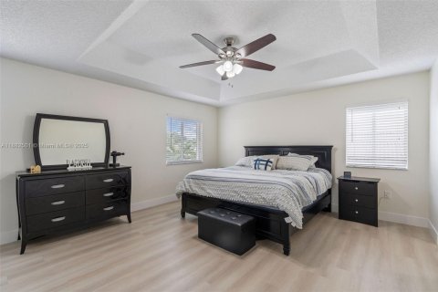 Villa ou maison à vendre à Miami, Floride: 4 chambres, 233.65 m2 № 1932179 - photo 20