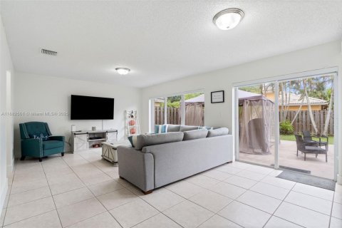 Villa ou maison à vendre à Miami, Floride: 4 chambres, 233.65 m2 № 1932179 - photo 12