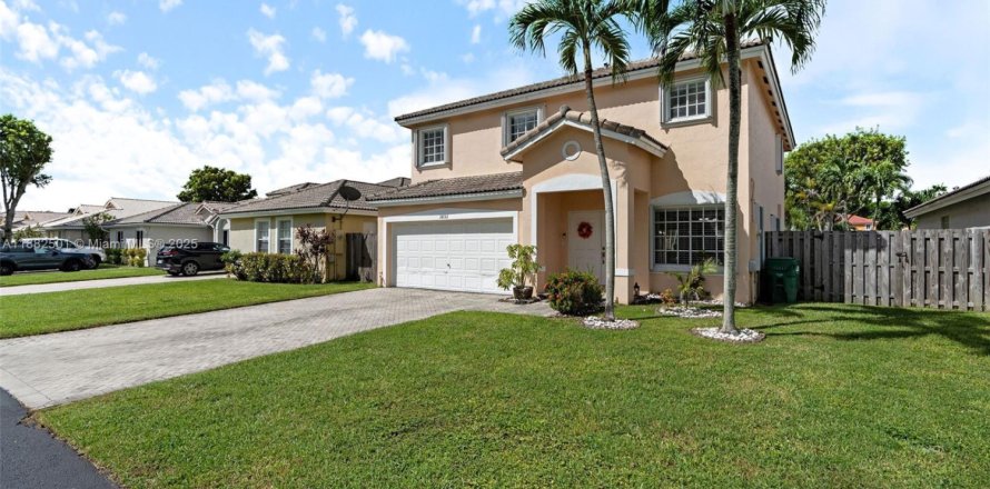 Villa ou maison à Miami, Floride 4 chambres, 233.65 m2 № 1932179