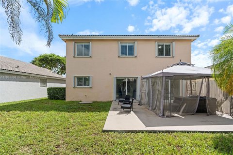 Villa ou maison à vendre à Miami, Floride: 4 chambres, 233.65 m2 № 1932179 - photo 18