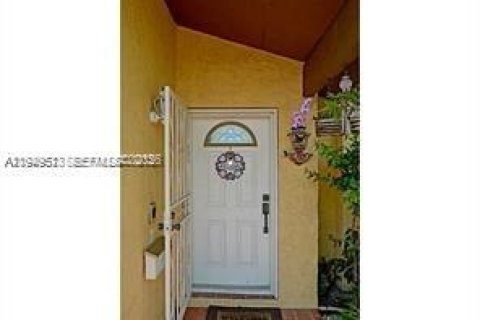 Villa ou maison à vendre à Miami, Floride: 3 chambres, 133.41 m2 № 2004940 - photo 20