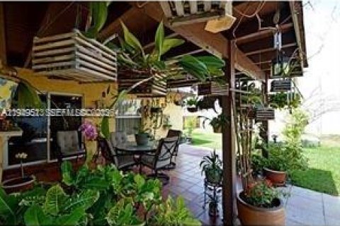 Villa ou maison à vendre à Miami, Floride: 3 chambres, 133.41 m2 № 2004940 - photo 14
