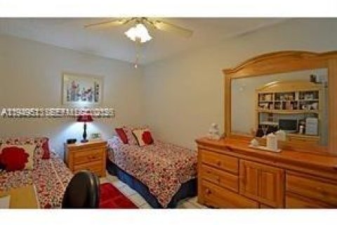 Villa ou maison à vendre à Miami, Floride: 3 chambres, 133.41 m2 № 2004940 - photo 13