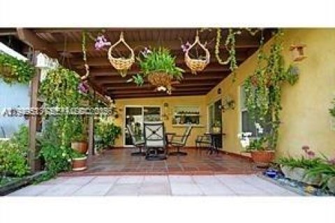 Villa ou maison à vendre à Miami, Floride: 3 chambres, 133.41 m2 № 2004940 - photo 15