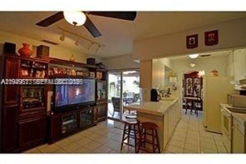 Villa ou maison à vendre à Miami, Floride: 3 chambres, 133.41 m2 № 2004940 - photo 10