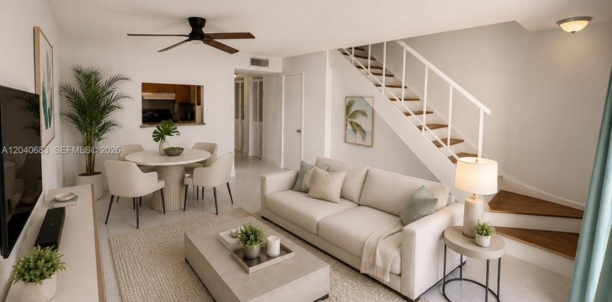 Condo in Virginia Gardens, Florida, 1 bedroom № 2088108