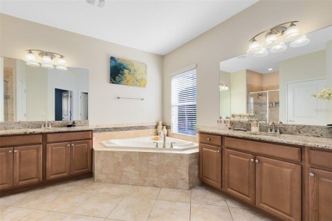 House in Davenport, Florida 5 bedrooms, 366.87 sq.m. № 1511263 - photo 15