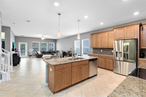House in Davenport, Florida 5 bedrooms, 366.87 sq.m. № 1511263 - photo 4