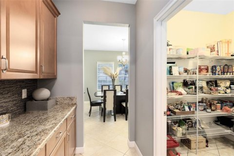 House in Davenport, Florida 5 bedrooms, 366.87 sq.m. № 1511263 - photo 8