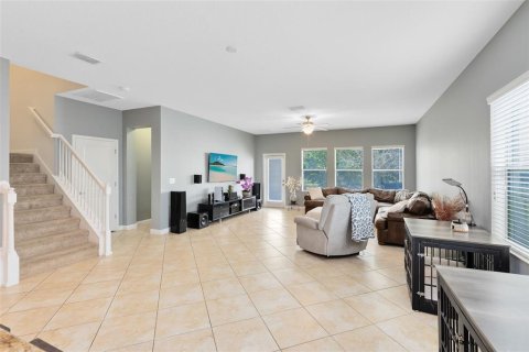 House in Davenport, Florida 5 bedrooms, 366.87 sq.m. № 1511263 - photo 11