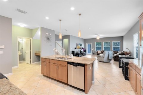 House in Davenport, Florida 5 bedrooms, 366.87 sq.m. № 1511263 - photo 5