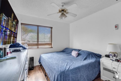 Townhouse in Pembroke Pines, Florida 3 bedrooms, 126.44 sq.m. № 1712782 - photo 17