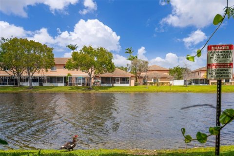 Townhouse in Pembroke Pines, Florida 3 bedrooms, 126.44 sq.m. № 1712782 - photo 24