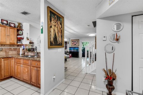 Townhouse in Pembroke Pines, Florida 3 bedrooms, 126.44 sq.m. № 1712782 - photo 9