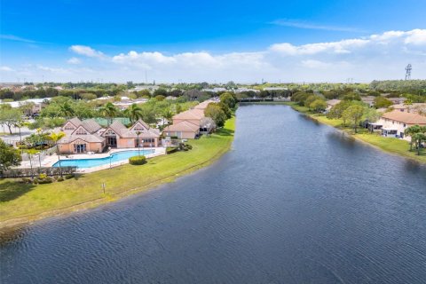 Townhouse in Pembroke Pines, Florida 3 bedrooms, 126.44 sq.m. № 1712782 - photo 30