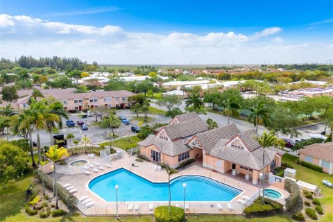Townhouse in Pembroke Pines, Florida 3 bedrooms, 126.44 sq.m. № 1712782 - photo 29