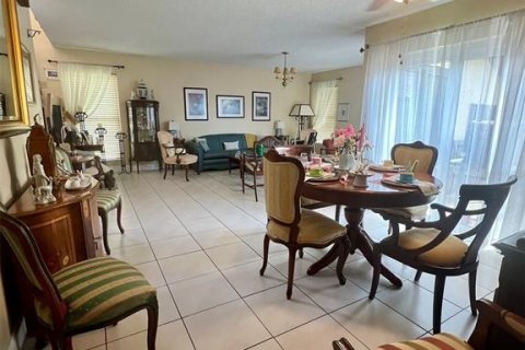 Adosado en venta en Kissimmee, Florida, 3 dormitorios, 147.34 m2 № 2213892 - foto 9