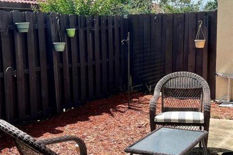 Adosado en venta en Kissimmee, Florida, 3 dormitorios, 147.34 m2 № 2213892 - foto 21