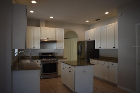 Casa en alquiler en Tampa, Florida, 4 dormitorios, 240.9 m2 № 1906488 - foto 4