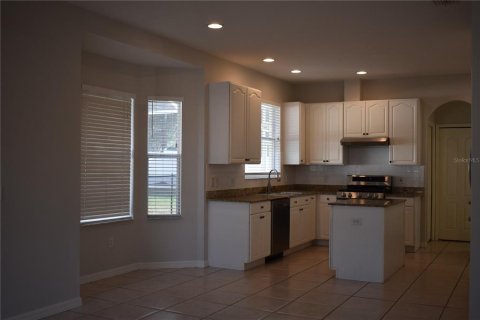 Casa en alquiler en Tampa, Florida, 4 dormitorios, 240.9 m2 № 1906488 - foto 6