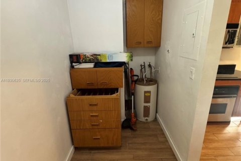 Купить виллу или дом в Форт-Лодердейл, Флорида 2 спальни, 78.97м2, № 1990428 - фото 16