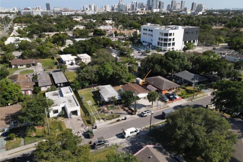 Купить виллу или дом в Форт-Лодердейл, Флорида 2 спальни, 78.97м2, № 1990428 - фото 24