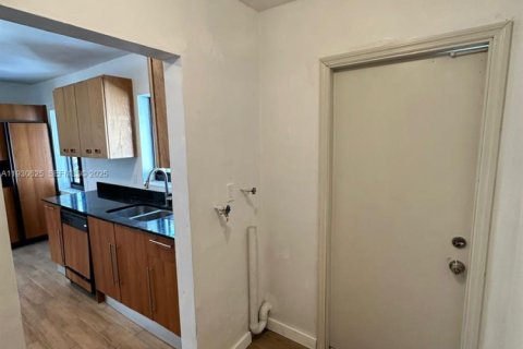 Купить виллу или дом в Форт-Лодердейл, Флорида 2 спальни, 78.97м2, № 1990428 - фото 17