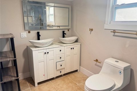 Casa en alquiler en Tampa, Florida, 4 dormitorios, 120.12 m2 № 2091412 - foto 20