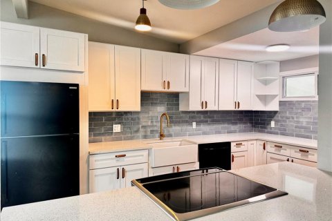 Casa en alquiler en Tampa, Florida, 4 dormitorios, 120.12 m2 № 2091412 - foto 5