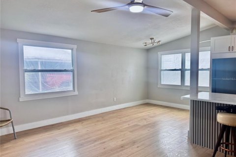 Casa en alquiler en Tampa, Florida, 4 dormitorios, 120.12 m2 № 2091412 - foto 6