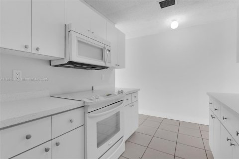 Villa ou maison à vendre à Homestead, Floride: 3 chambres, 113.43 m2 № 1932434 - photo 11