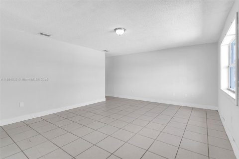 Villa ou maison à vendre à Homestead, Floride: 3 chambres, 113.43 m2 № 1932434 - photo 4