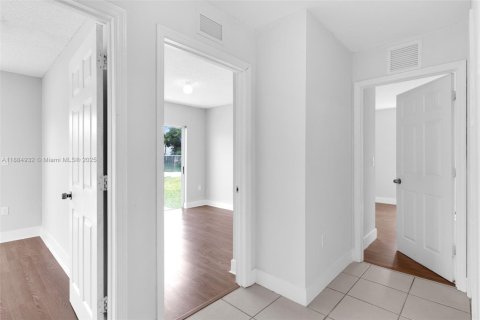 Villa ou maison à vendre à Homestead, Floride: 3 chambres, 113.43 m2 № 1932434 - photo 12