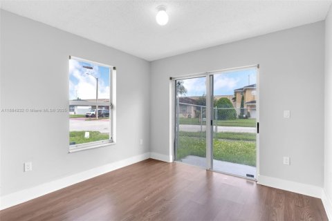 Villa ou maison à vendre à Homestead, Floride: 3 chambres, 113.43 m2 № 1932434 - photo 13