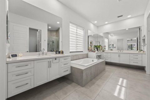 House in Parkland, Florida 6 bedrooms, 429.39 sq.m. № 2176632 - photo 17