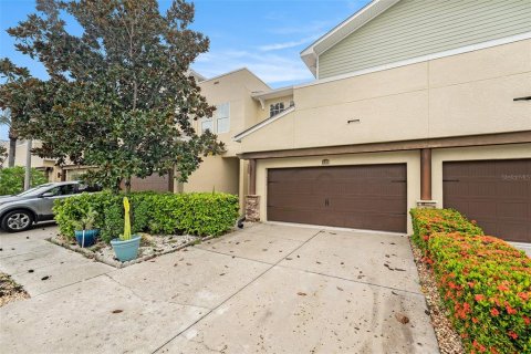 Townhouse in Tarpon Springs, Florida 3 bedrooms, 211.35 sq.m. № 1913785 - photo 2