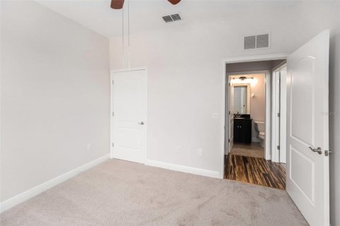 Townhouse in Tarpon Springs, Florida 3 bedrooms, 211.35 sq.m. № 1913785 - photo 17