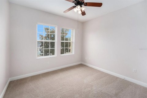 Townhouse in Tarpon Springs, Florida 3 bedrooms, 211.35 sq.m. № 1913785 - photo 16
