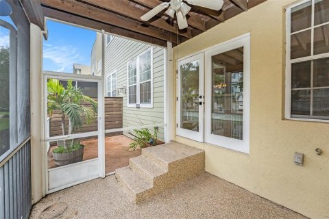 Townhouse in Tarpon Springs, Florida 3 bedrooms, 211.35 sq.m. № 1913785 - photo 23