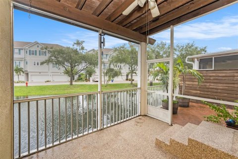 Townhouse in Tarpon Springs, Florida 3 bedrooms, 211.35 sq.m. № 1913785 - photo 24