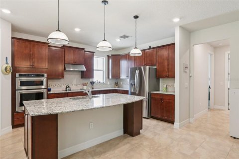 House in Tampa, Florida 4 bedrooms, 240.34 sq.m. № 1816551 - photo 15